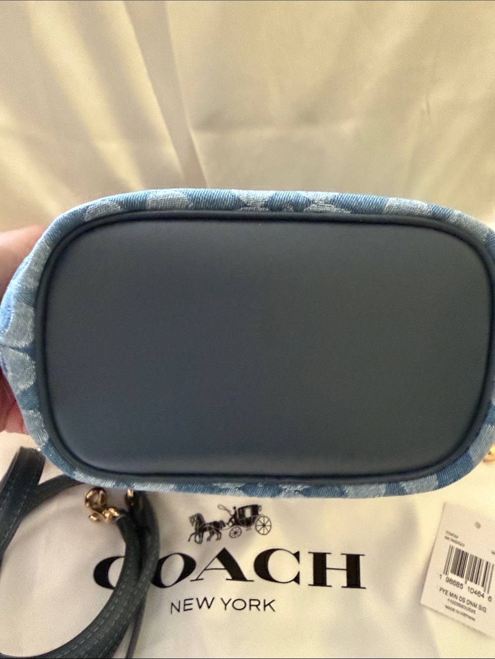 🩵Coach NWT Blue Denim Signature Drawstring Mini Faye Crossbody with Gold Chain - Picture 6 of 11